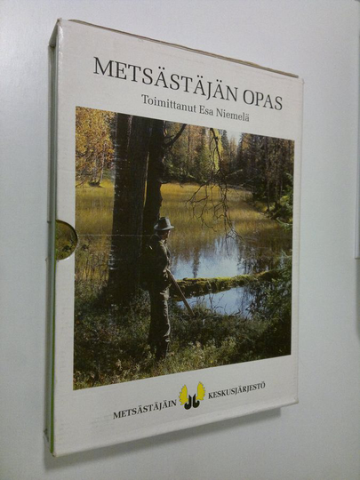 Esa Niemelä : Metsästäjän opas + Metsästys- ja aselainsäädäntö (kotelossa)