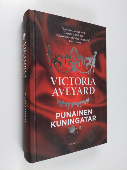 Victoria Aveyard : Punainen kuningatar