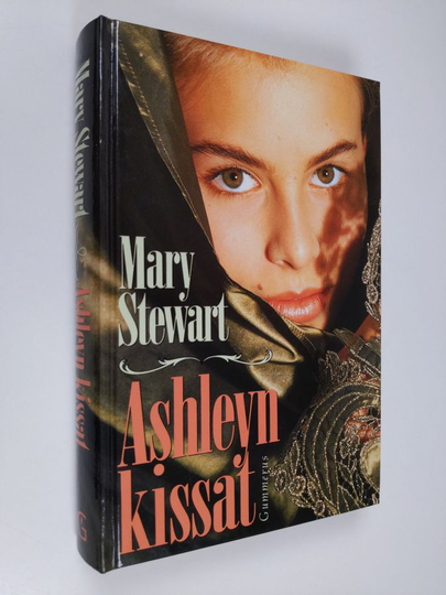Mary Stewart : Ashleyn kissat
