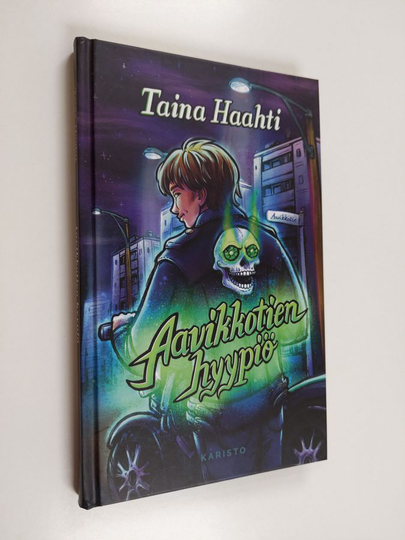 Taina Haahti : Aavikkotien hyypiö