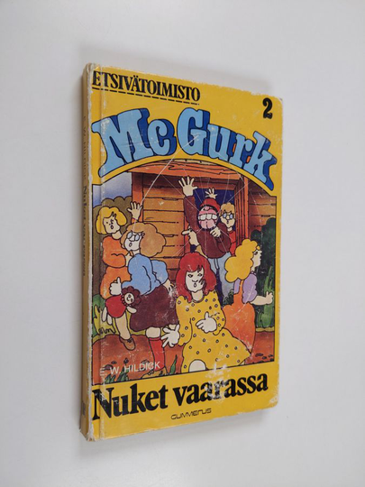 E. W. Hildick : Nuket vaarassa