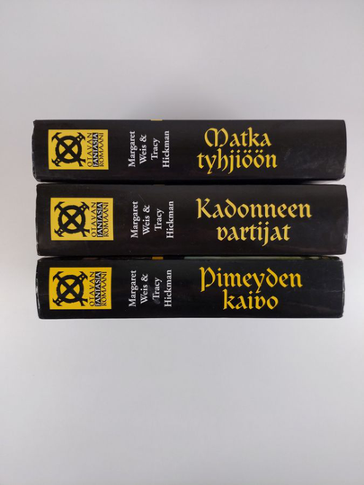 Margaret Weis : Kaikkeuden kivi 1-3 ; Pimeyden kaivo ; Kadonneen vartijat ; Matka tyhjiöön