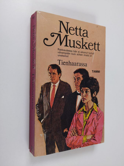 Netta Muskett : Tienhaarassa