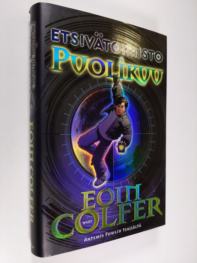 Eoin Colfer : Etsivätoimisto Puolikuu