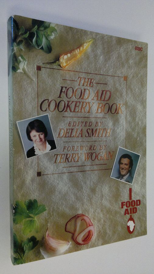Delia Smith : The Food aid cookery book