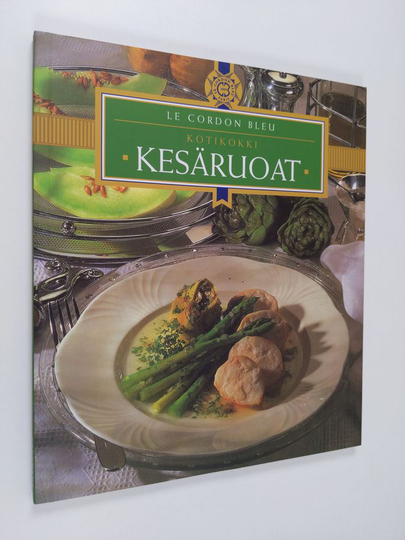 Kay Halsey (toim.) : Kesäruoat