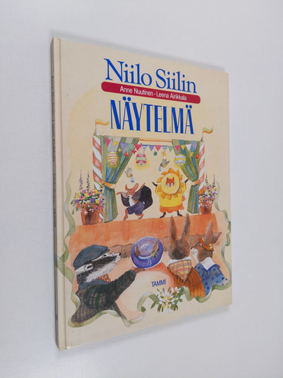 Anne Nuutinen : Niilo Siilin näytelmä : Mäyrämetsän tarinoita