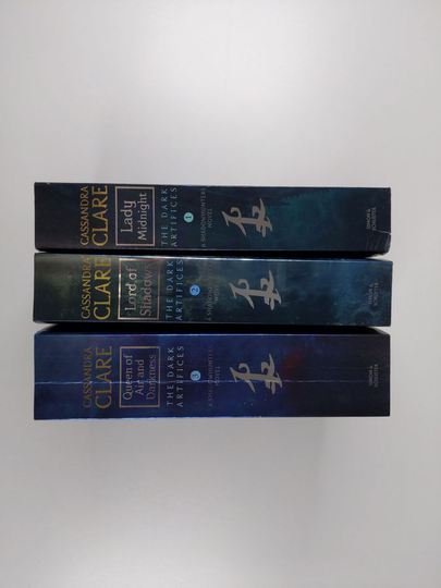 Cassanda Clare : The dark articles 1-3 : Lady Midnight / Lord of Shadows / Queen of Air and Darkness