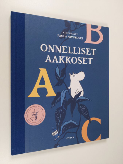Paula Nivukoski : Onnelliset aakkoset