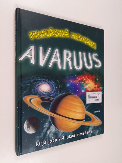 Nicholas Harris : Pimeässä hohtava avaruus