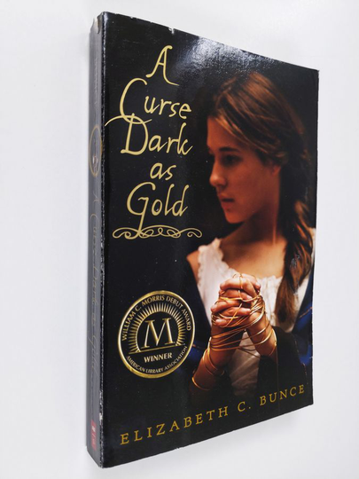 Elizabeth C. Bunce : A Curse Dark As Gold
