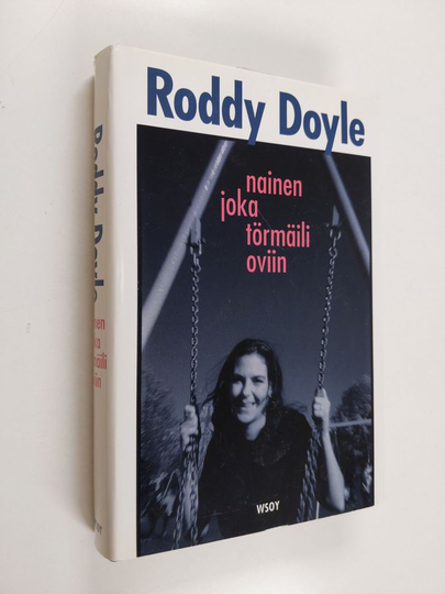 Roddy Doyle : Nainen joka törmäili oviin