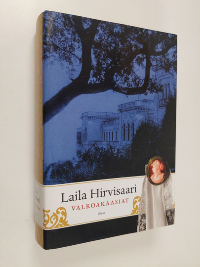Laila Hirvisaari : Valkoakaasiat