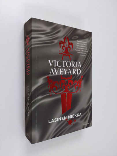 Victoria Aveyard : Lasinen miekka