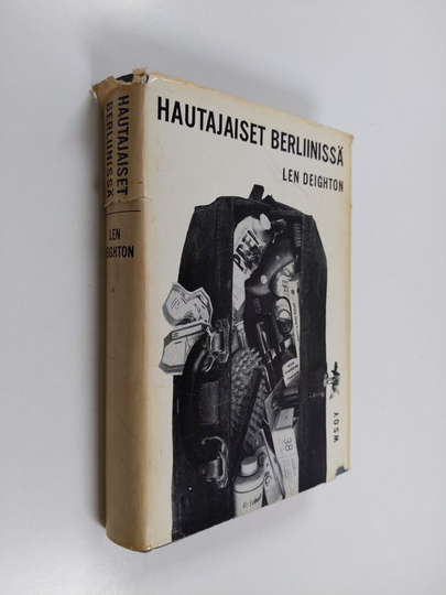 Len Deighton : Hautajaiset Berliinissä