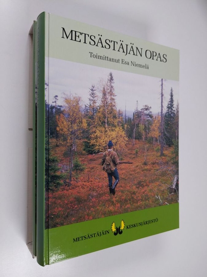 Esa Niemelä (toim.) : Metsästäjän opas + Metsästys- ja aselainsäädäntö kotelossa