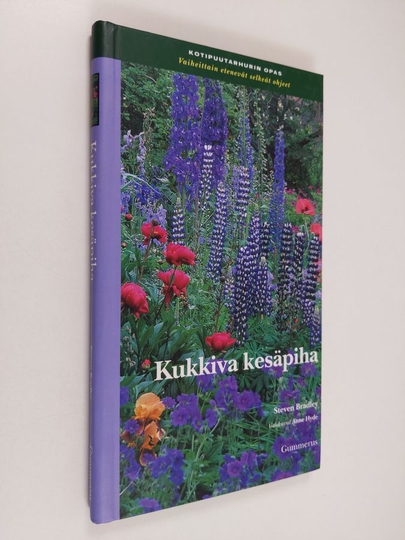 Steven Bradley : Kukkiva kesäpiha