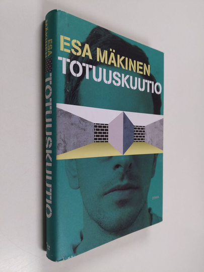 Esa Mäkinen : Totuuskuutio : romaani