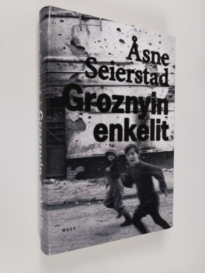 Åsne Seierstad : Groznyin enkelit