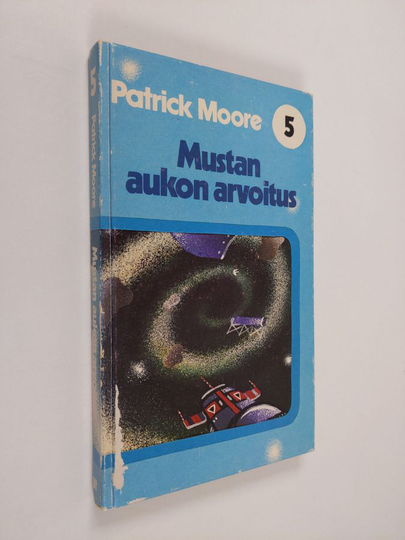 Patrick Moore : Mustan aukon arvoitus
