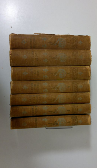 Alexandre Dumas : Historialliset romaanit 1-7 : Lääkärin muistelmia ; Josef Balsamo ; Neiti de Taverney ; Rouva de la Motte ; Kuningattaren ...