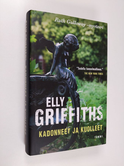 Elly Griffiths : Kadonneet ja kuolleet