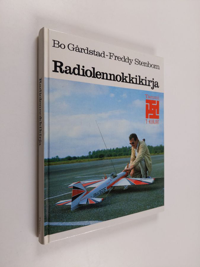 Bo Gårdstad : Radiolennokkikirja