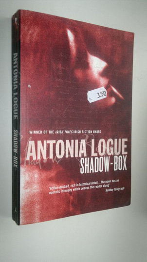 Antonia Logue : Shadow-box
