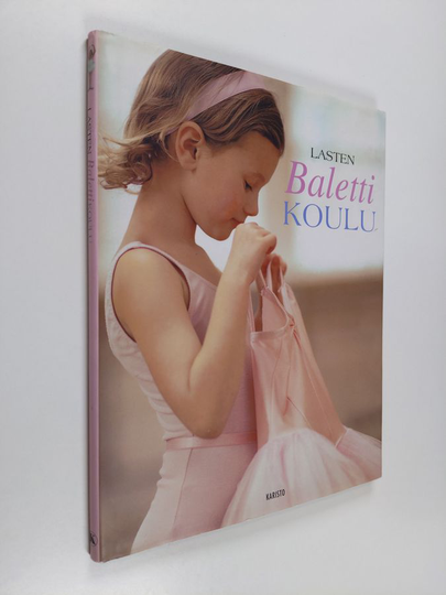 Naia Bray-Moffatt : Lasten balettikoulu : tanssitunnilla Central School of Ballet'ssa - Balettikoulu