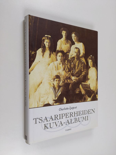 Charlotte Zeepvat : Tsaariperheiden kuva-albumi