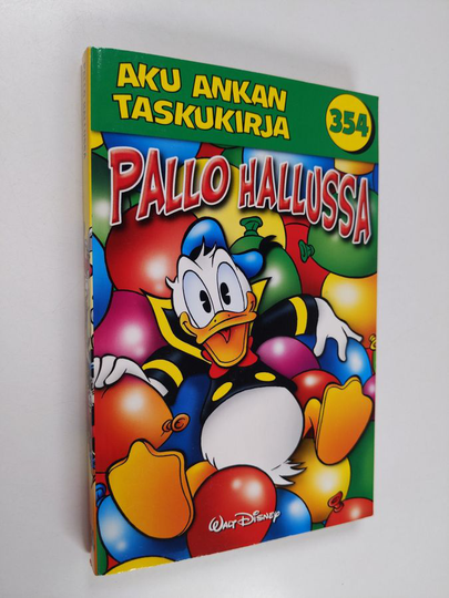 Walt Disney : Pallo hallussa