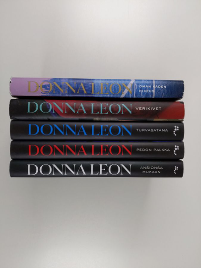 Donna Leon : Leon-paketti (5 kirjaa) : Ansionsa mukaan ; Pedon palkka ; Turvasatama ; Verikivet ; Oman käden oikeus