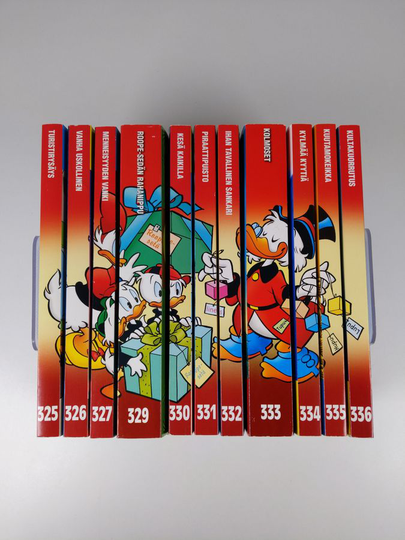 Walt Disney : Aku Ankan taskukirjat 325-336 (numero 328 puuttuu)