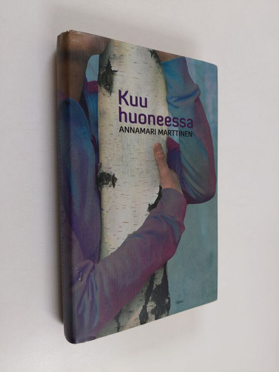 Annamari Marttinen : Kuu huoneessa