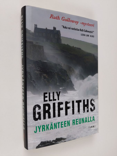 Elly Griffiths : Jyrkänteen reunalla - Ruth Galloway -mysteeri